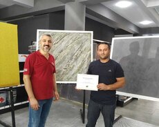 Yüksək təcrübəli malyar, rəngsaz