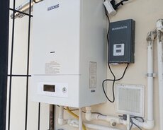 Santexnik xidmətinizde santexnik ustası