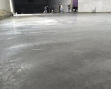 Beton işləri görülür