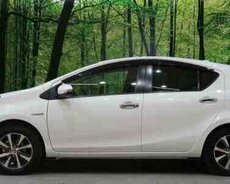 Toyota Aqua icarəsi