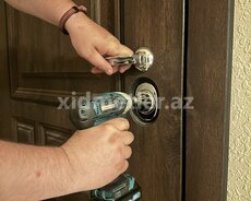 Qapı ustası qapıların təmiri açılması