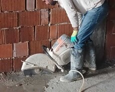 Beton kəsən beton deşən