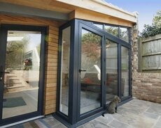 Plastik qapı və pəncərələr