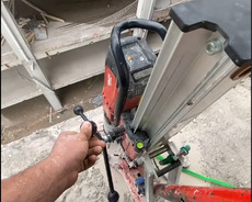 Beton kəsən beton deşən